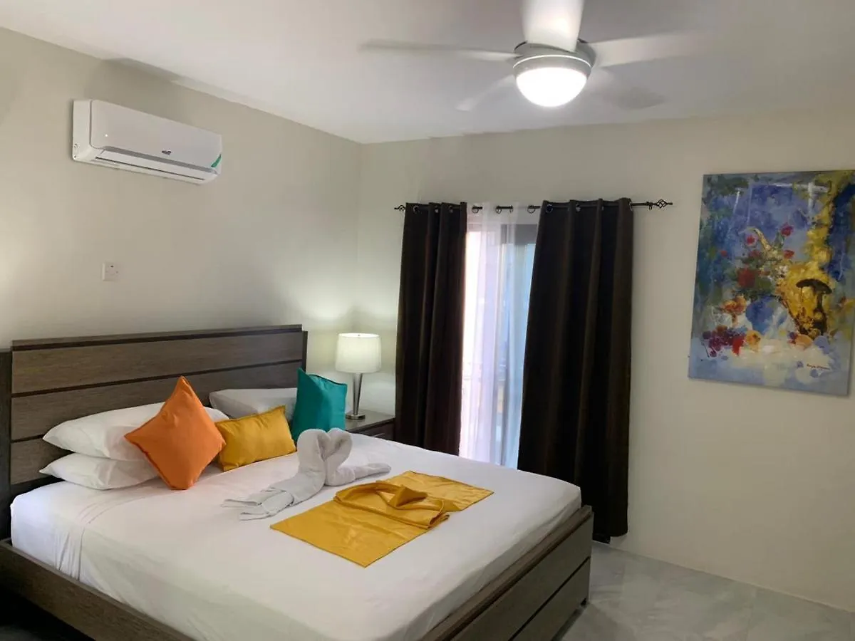 Tropical Rose Getaway Villa Discovery Bay Holiday home