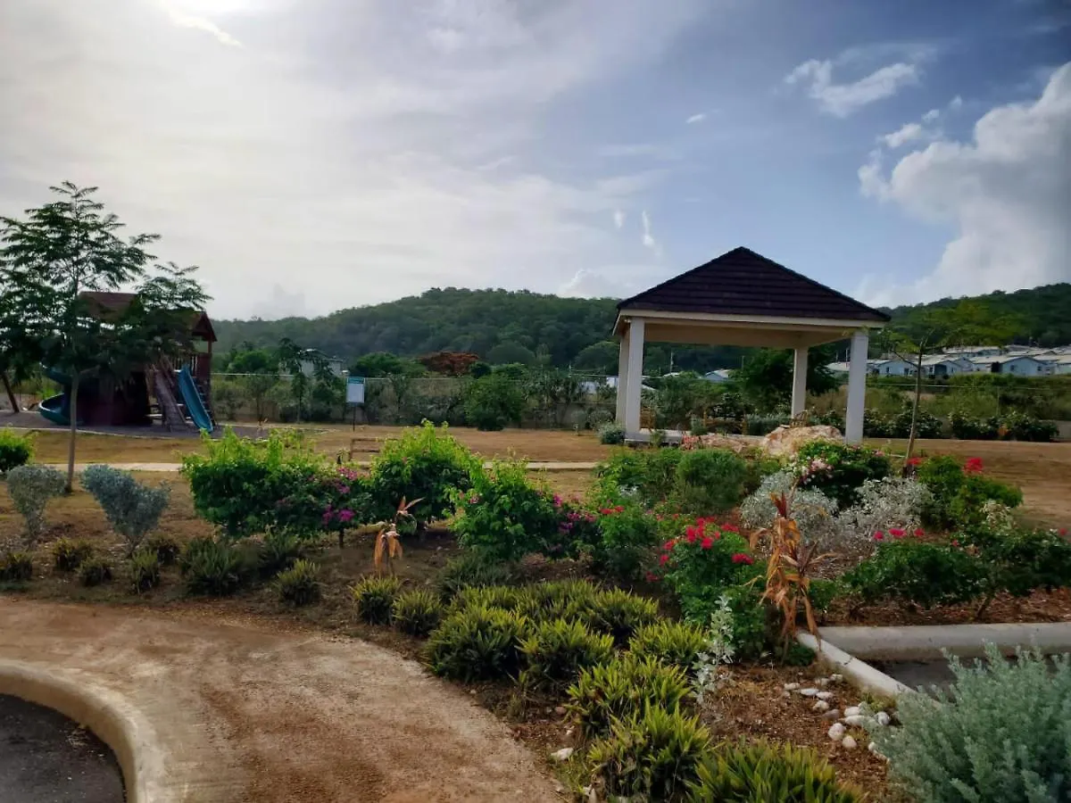 Tropical Rose Getaway Villa Discovery Bay